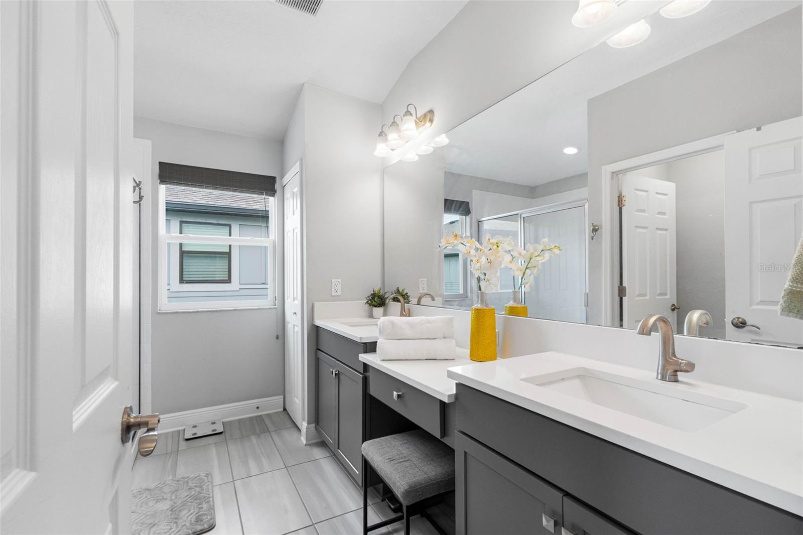 TOWNS AT BELLEAIR GROVE - Residential