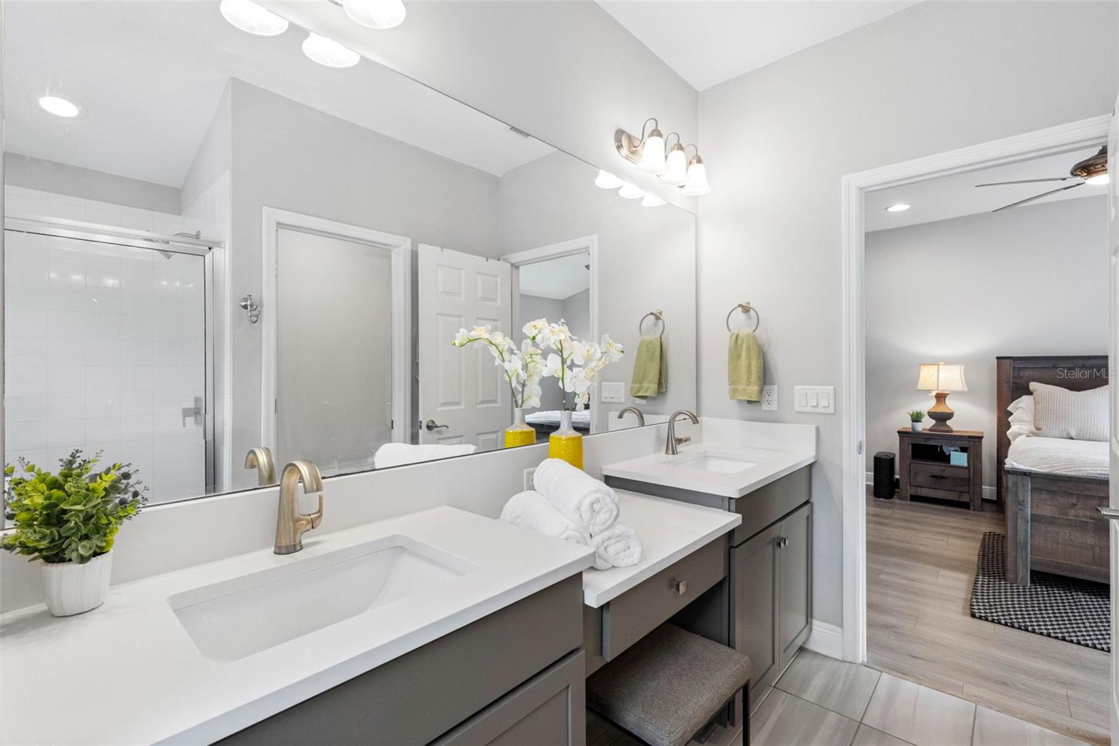 TOWNS AT BELLEAIR GROVE - Residential