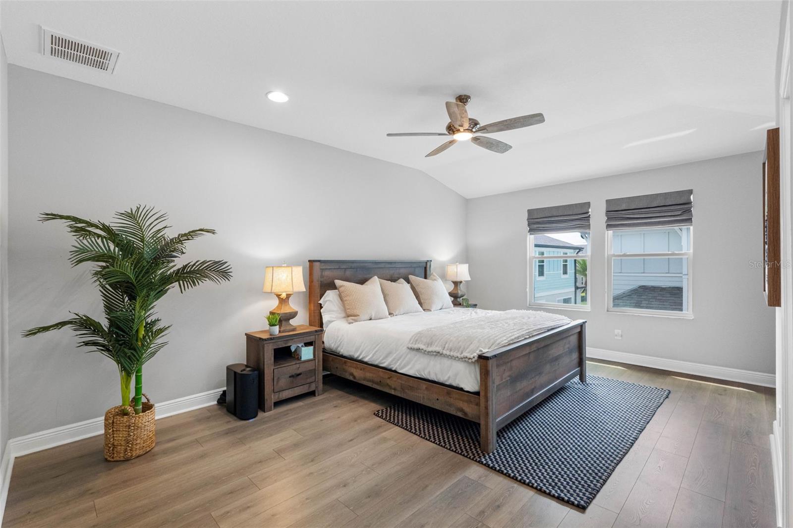 TOWNS AT BELLEAIR GROVE - Residential
