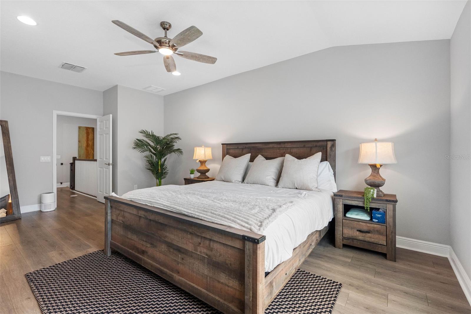 TOWNS AT BELLEAIR GROVE - Residential