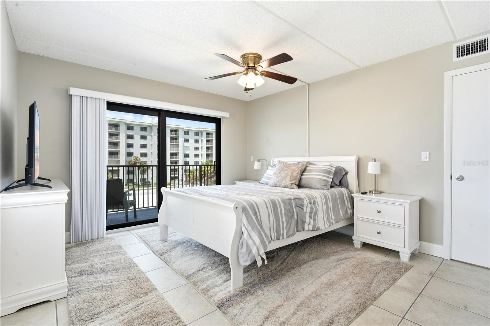 SEA FERN CONDO - Residential