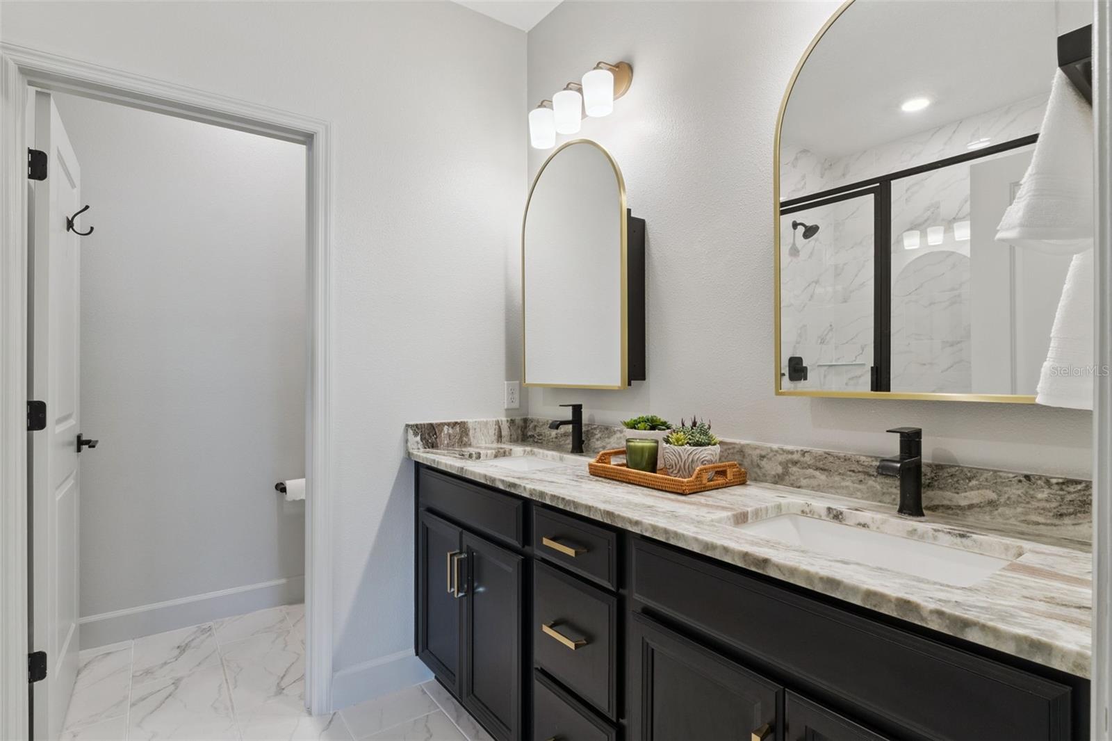 SEMINOLE CROSSING TOWNHOMES - Residential