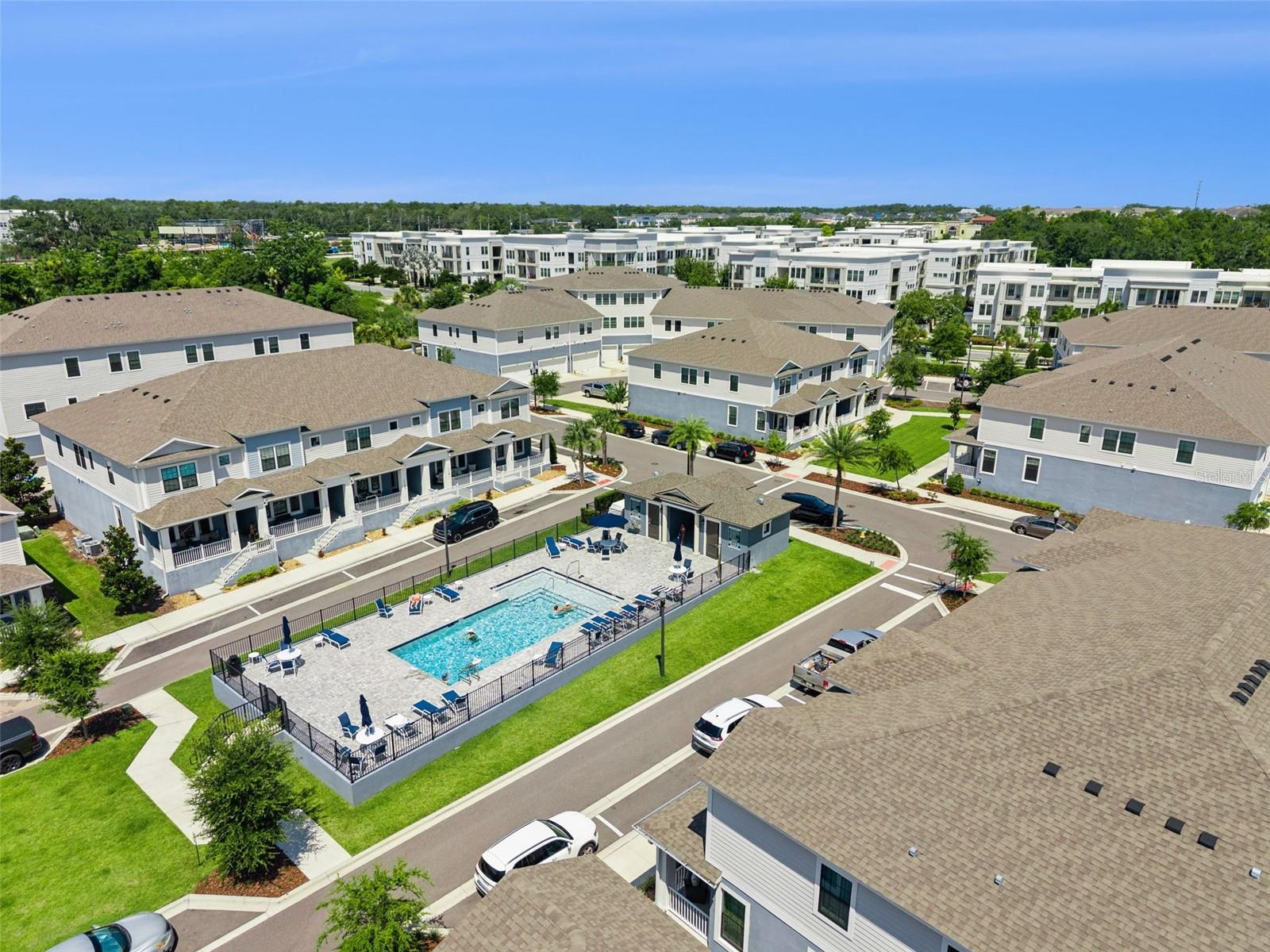 SEMINOLE CROSSING TOWNHOMES - Residential