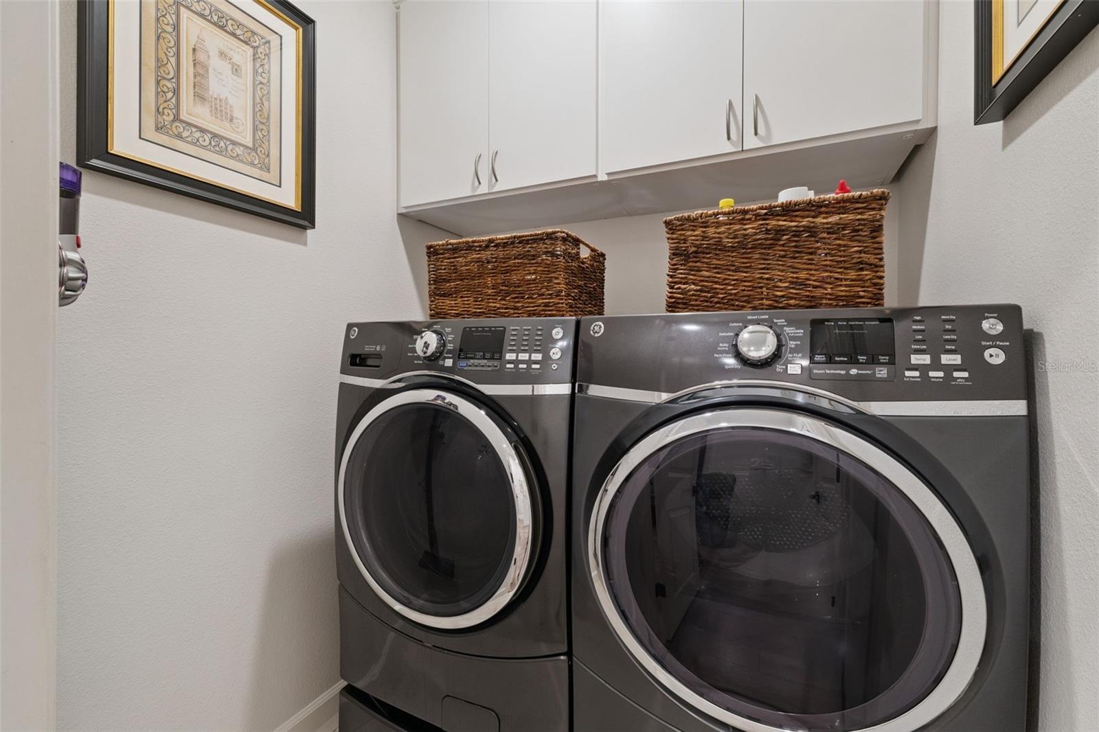 SEMINOLE CROSSING TOWNHOMES - Residential