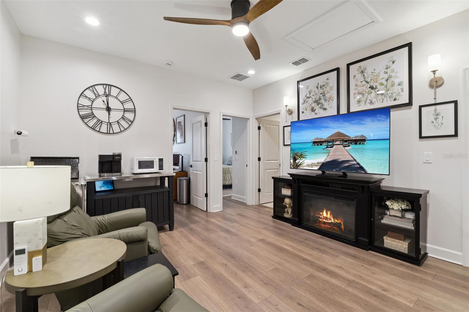 SEMINOLE CROSSING TOWNHOMES - Residential