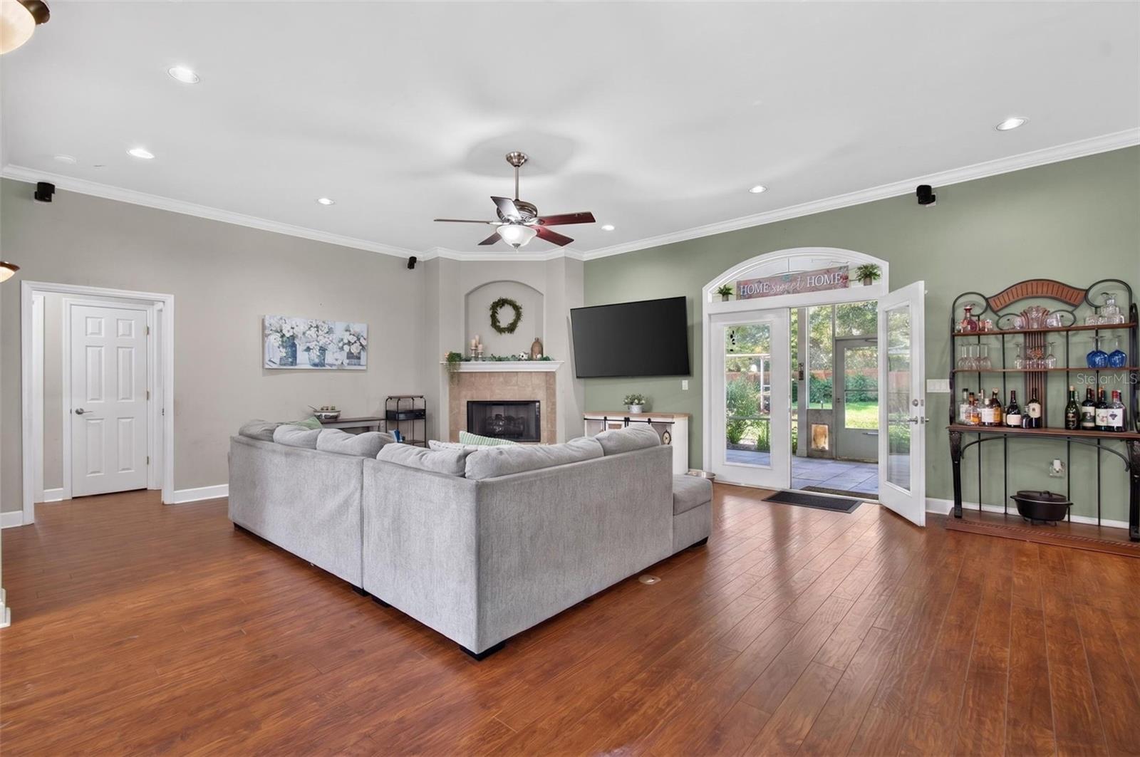 PINE CREST - Residential