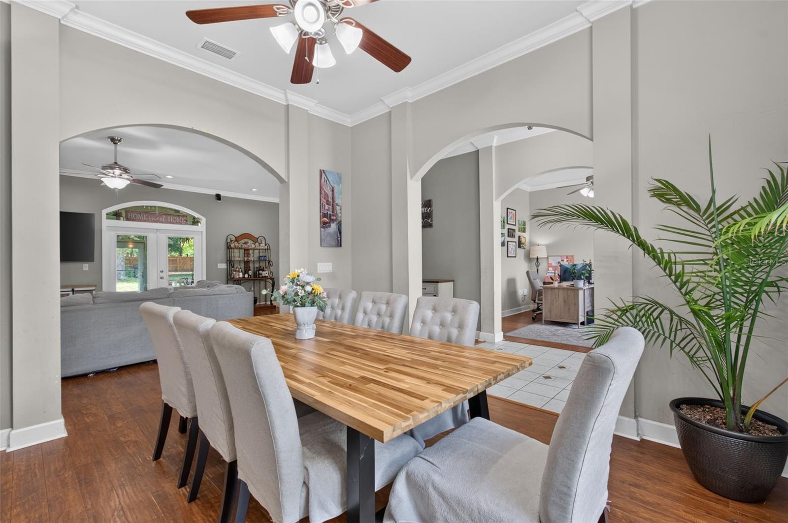 PINE CREST - Residential