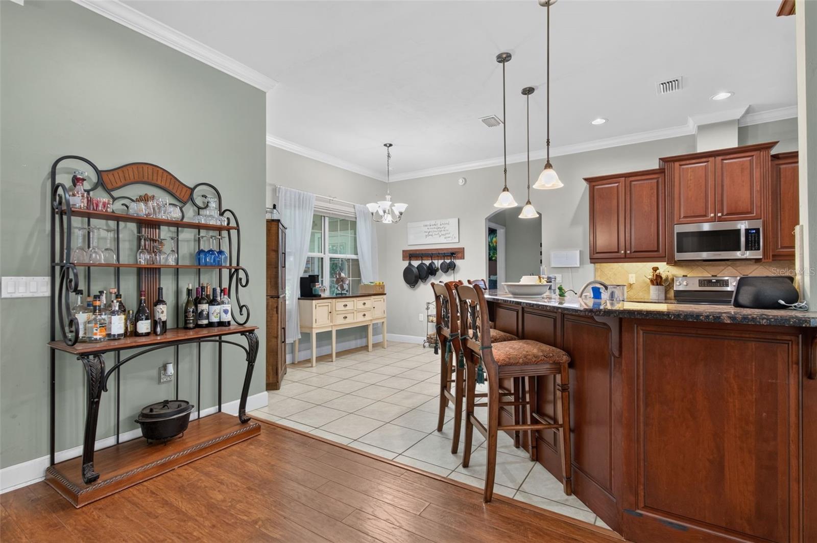 PINE CREST - Residential