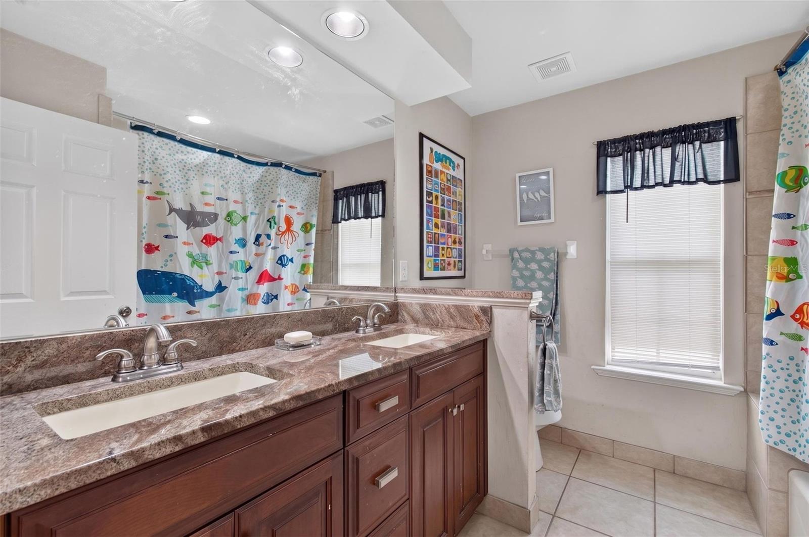 PINE CREST - Residential