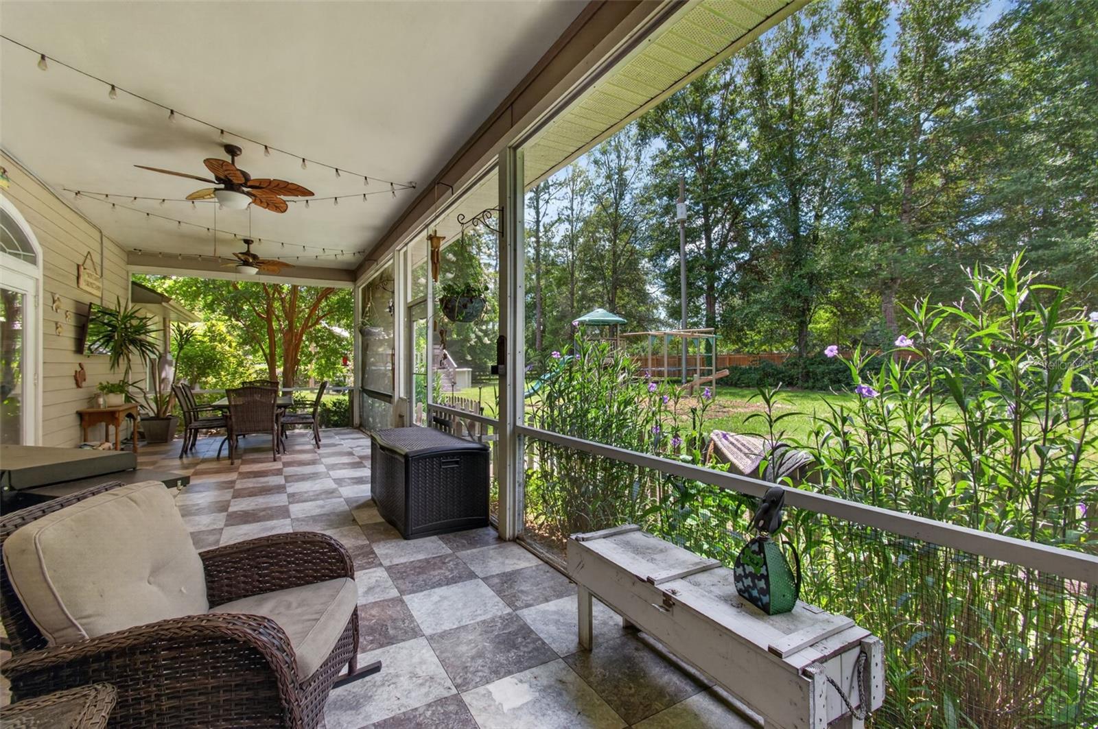 PINE CREST - Residential