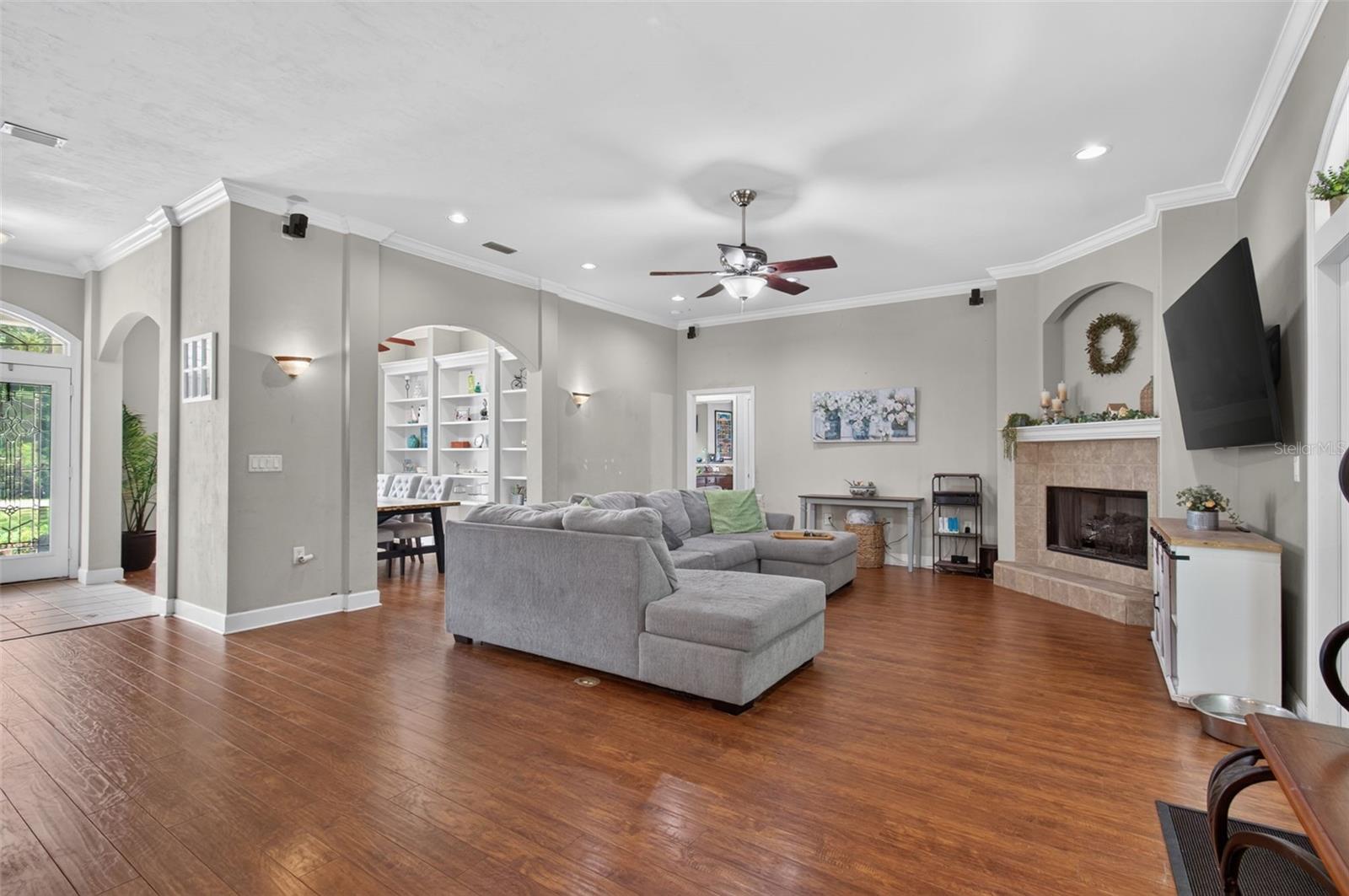 PINE CREST - Residential