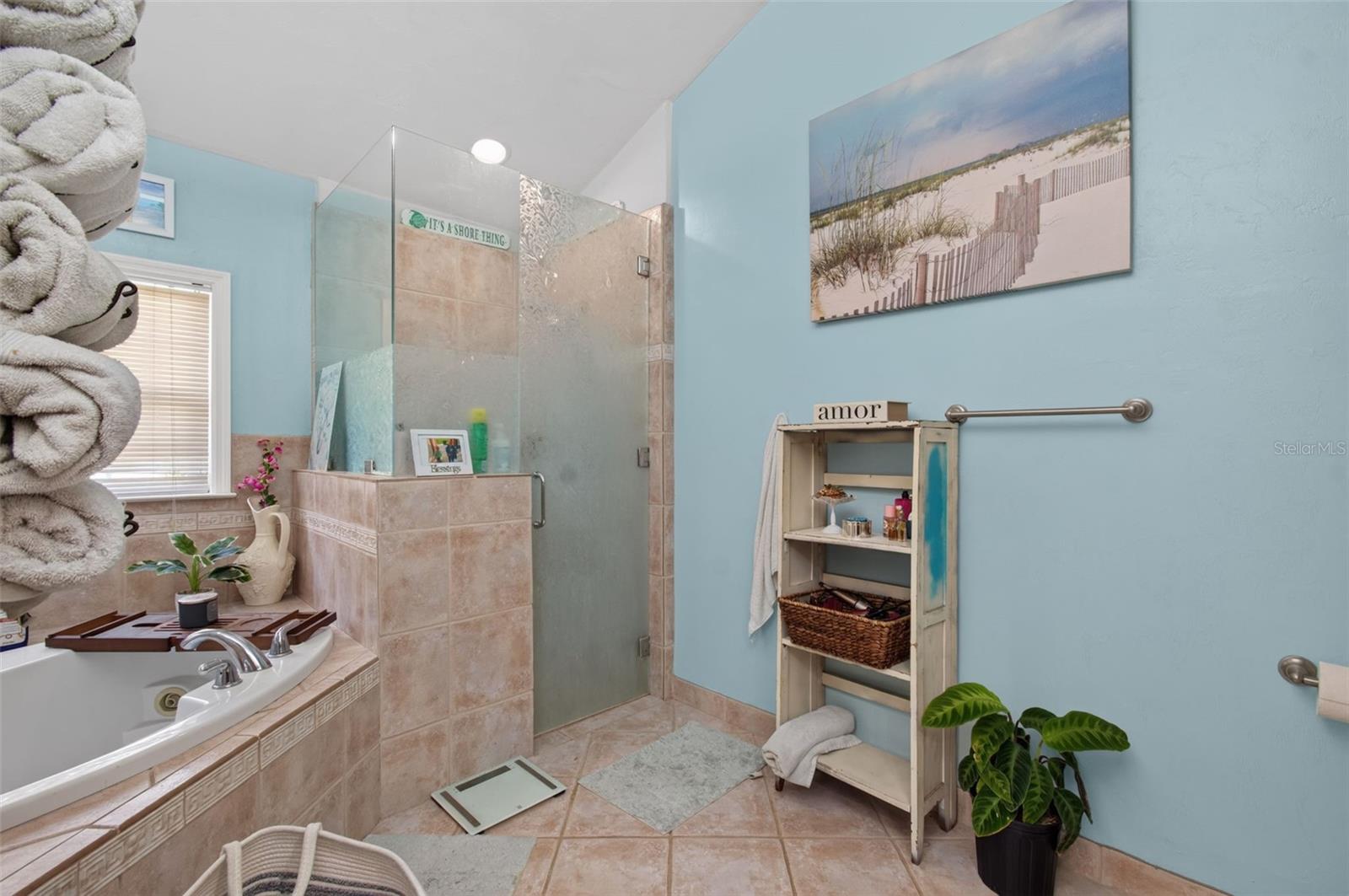 PINE CREST - Residential