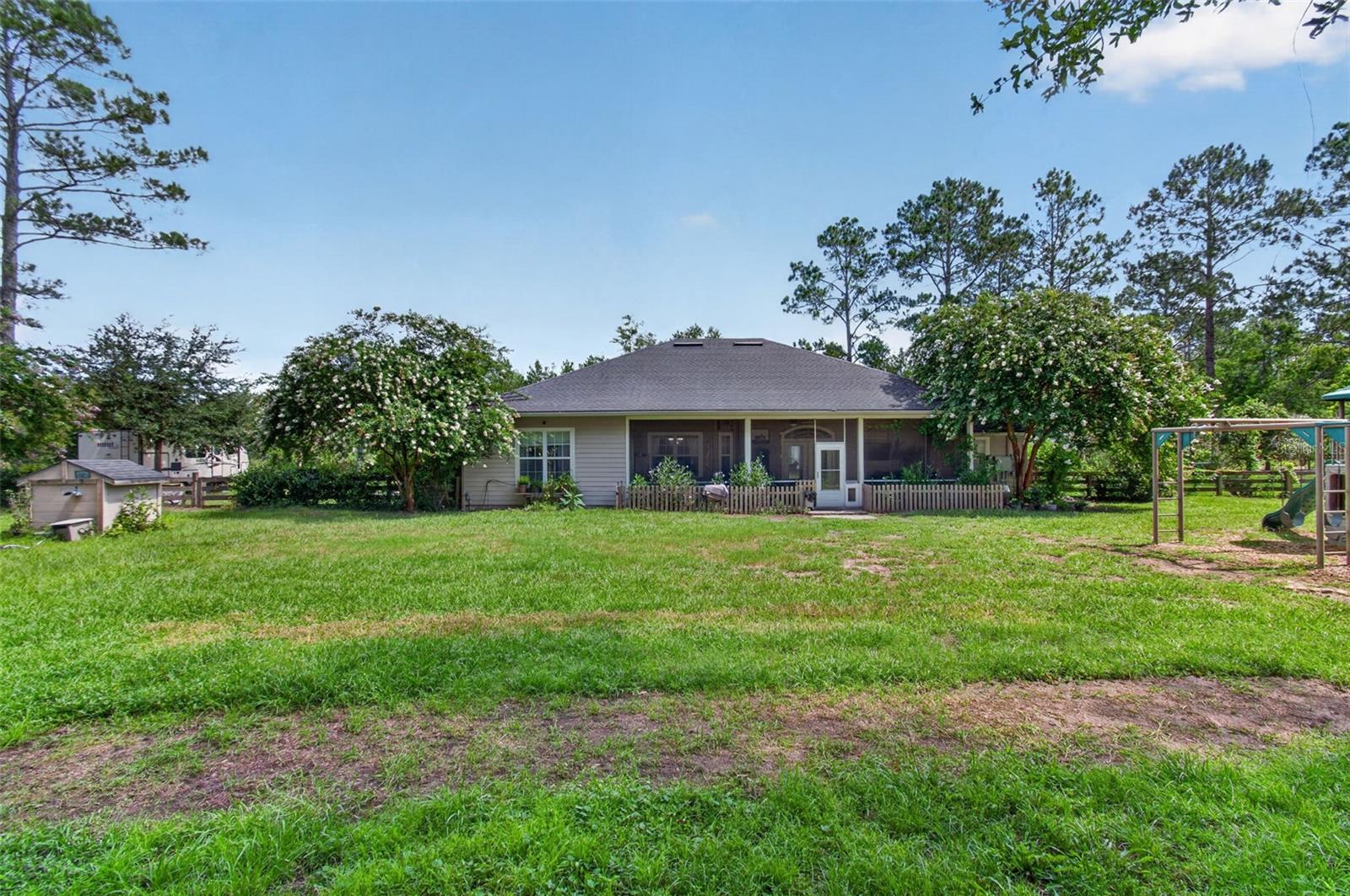 PINE CREST - Residential