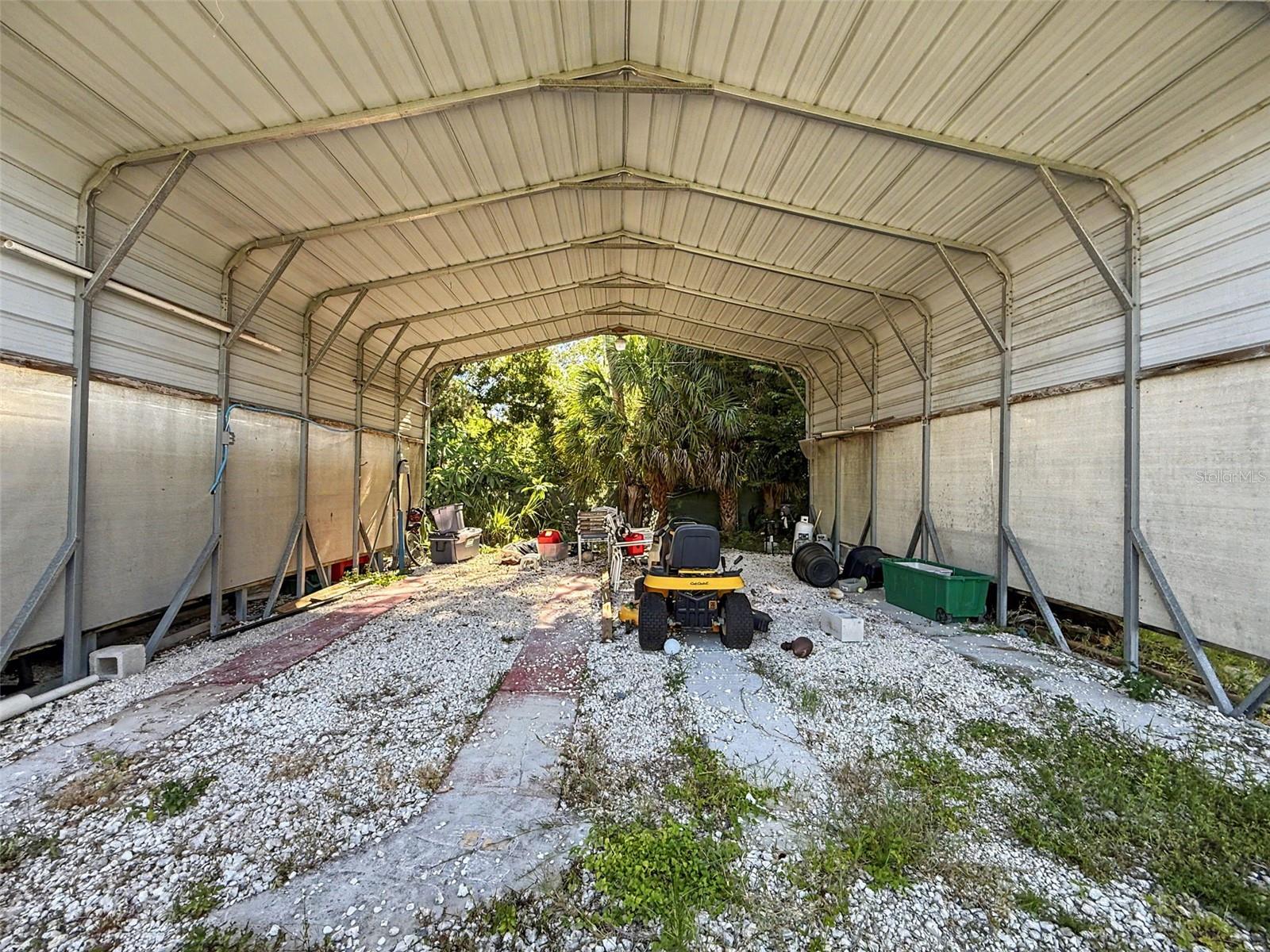 GARDEN HILL - Commercial Sale