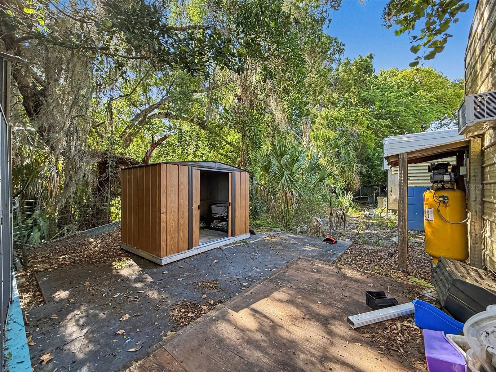 GARDEN HILL - Commercial Sale