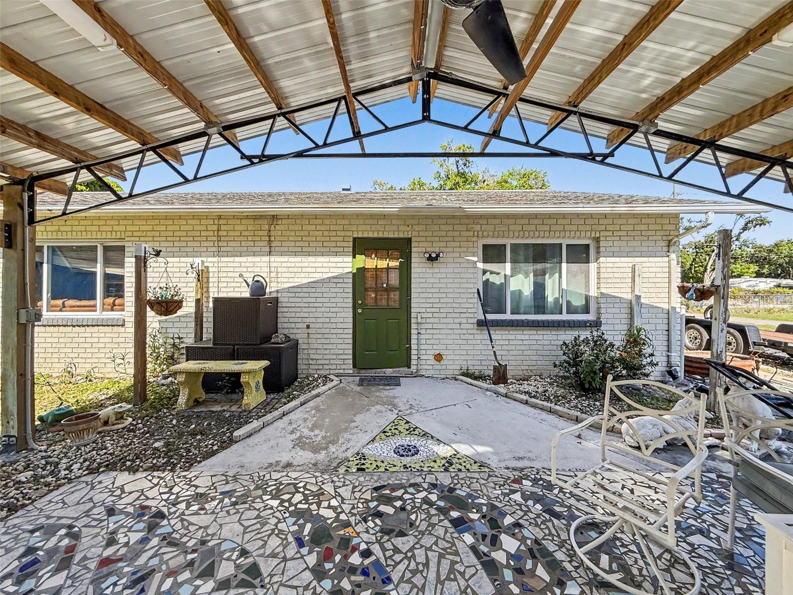 GARDEN HILL - Commercial Sale