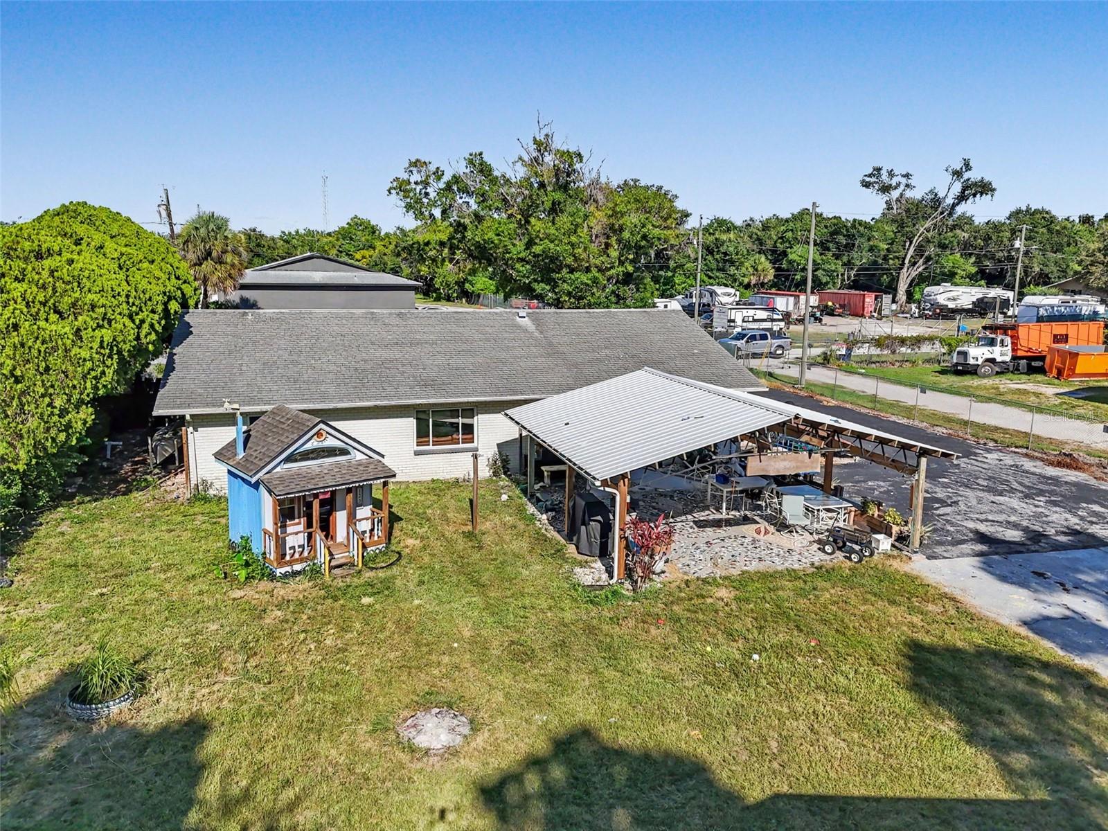 GARDEN HILL - Commercial Sale