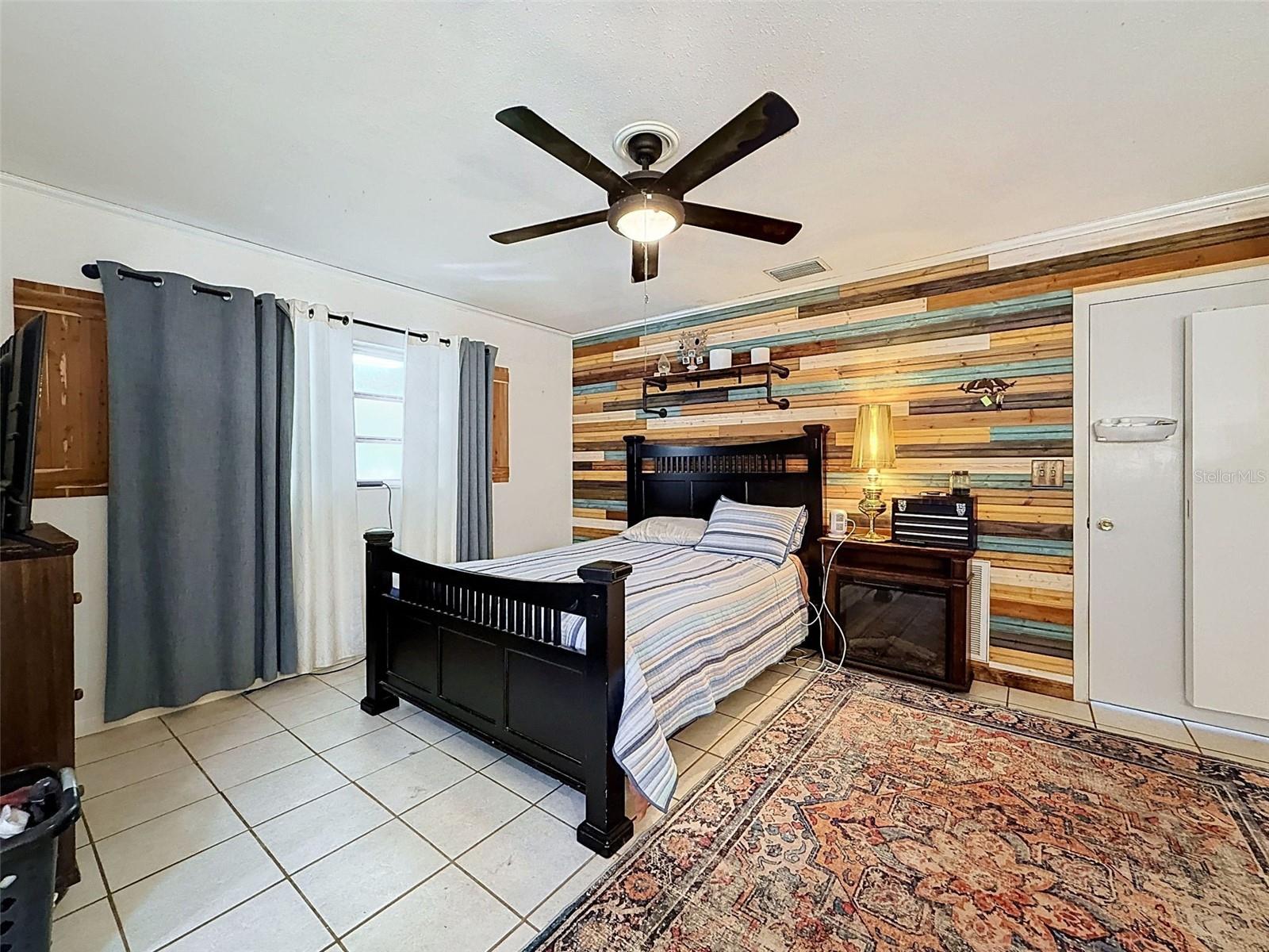 GARDEN HILL - Commercial Sale