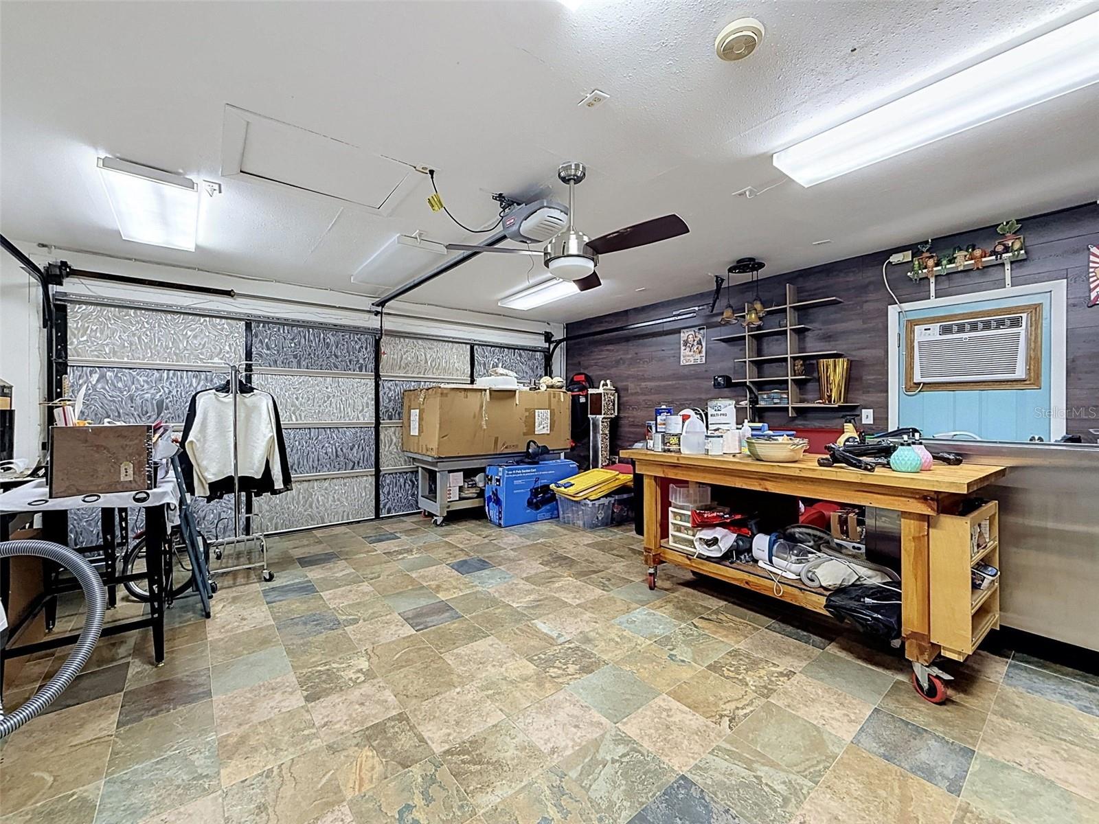 GARDEN HILL - Commercial Sale