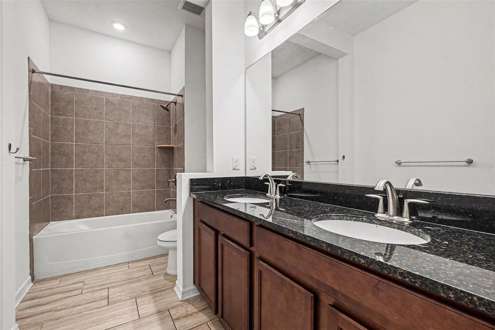 SERENITY CREEK REP OF TR N - Residential