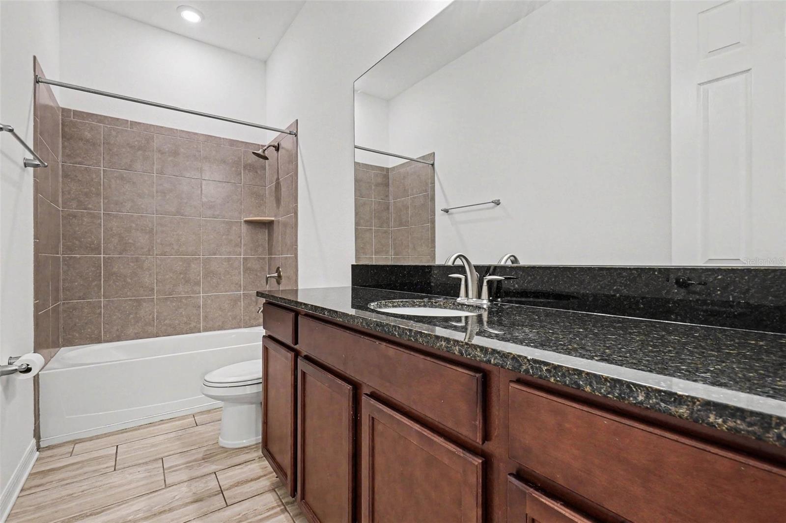 SERENITY CREEK REP OF TR N - Residential