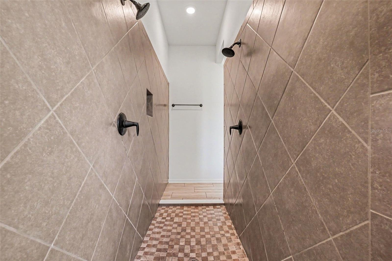 SERENITY CREEK REP OF TR N - Residential