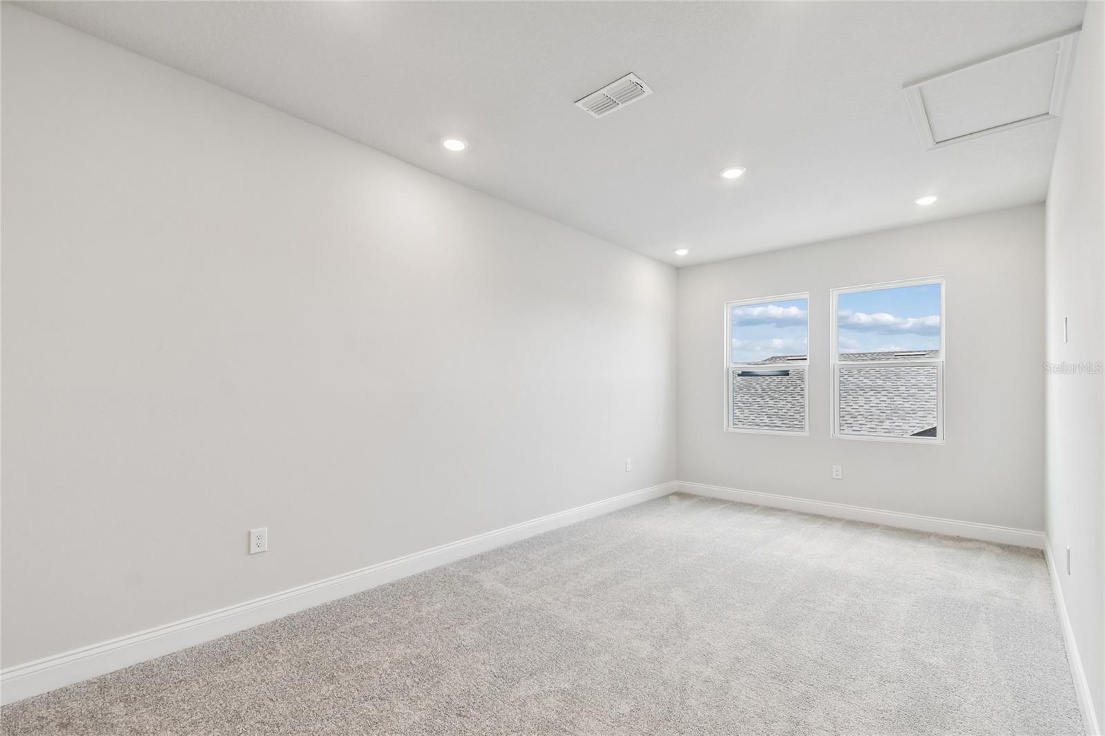 OAKFIELD AT MOUNT DORA - Residential