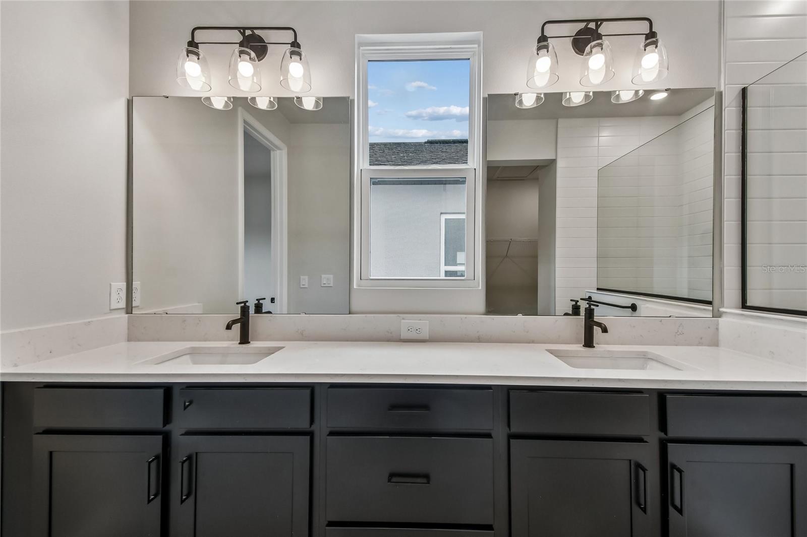 OAKFIELD AT MOUNT DORA - Residential