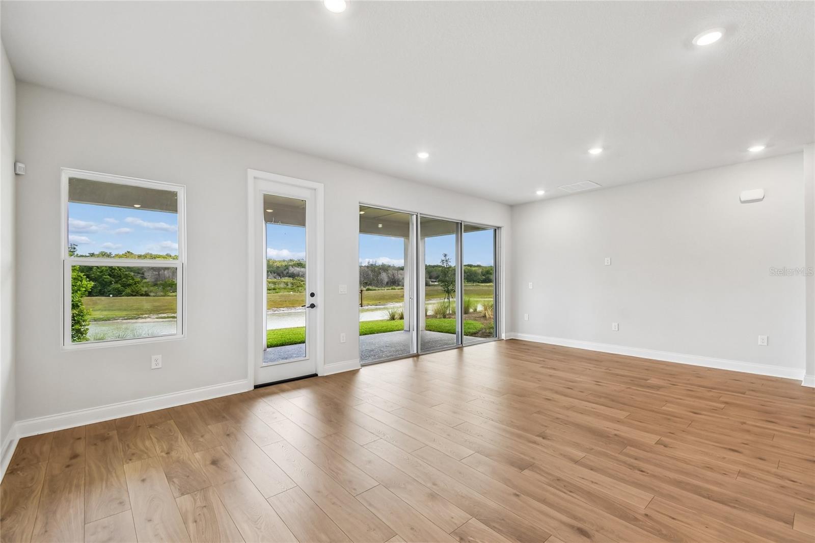 OAKFIELD AT MOUNT DORA - Residential