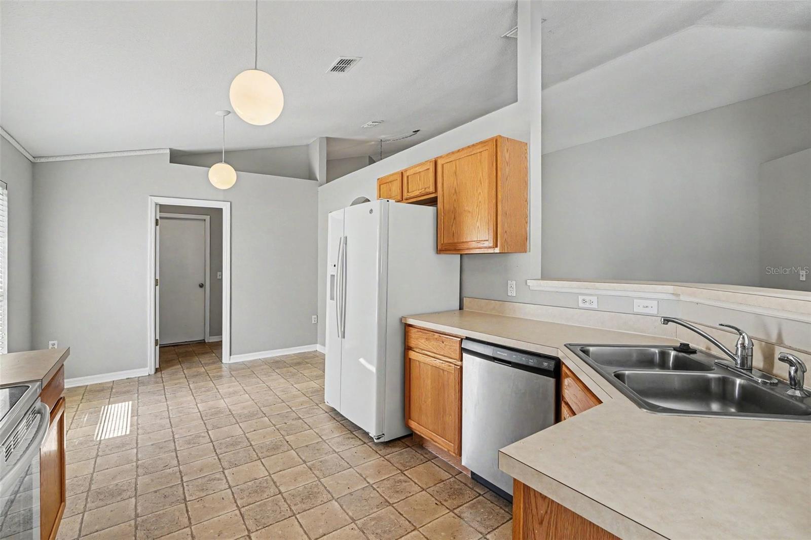 EAGLE PINES VIEW - Residential