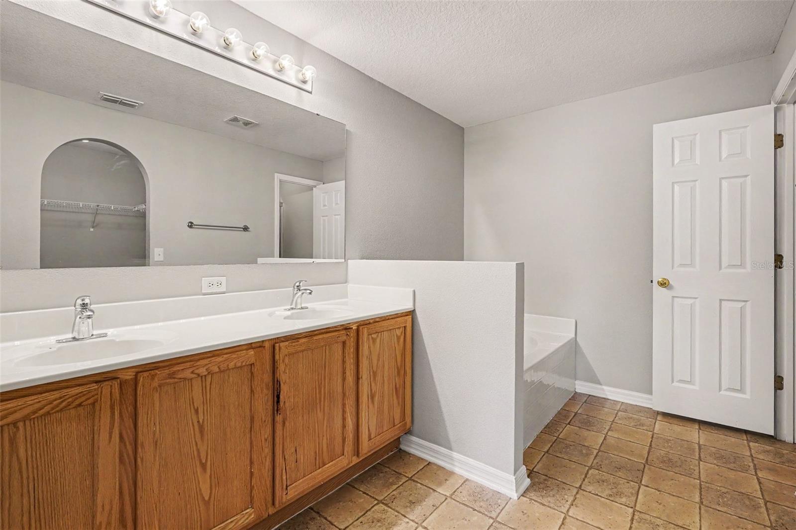 EAGLE PINES VIEW - Residential