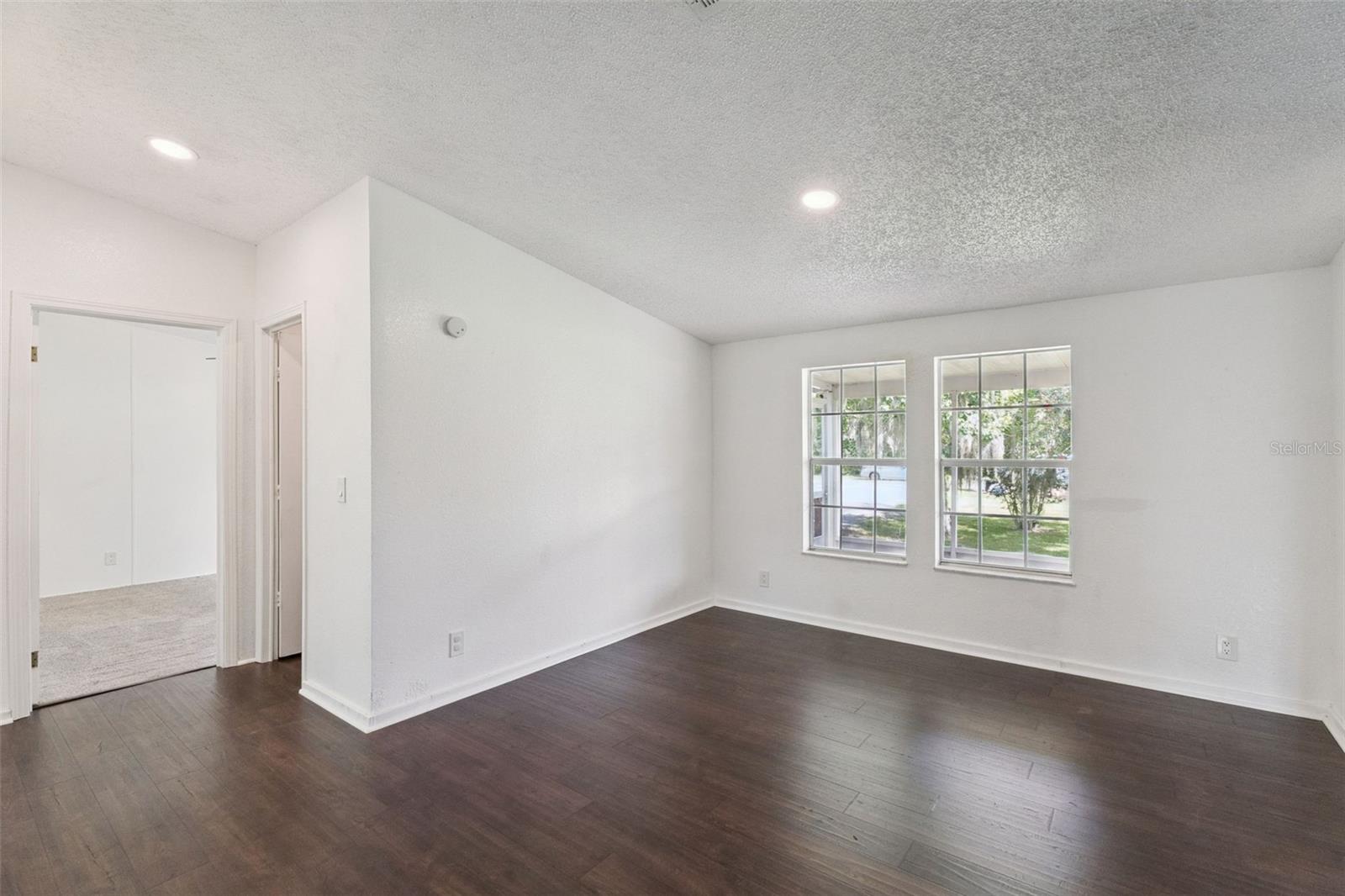 SHADY OAKS - Residential