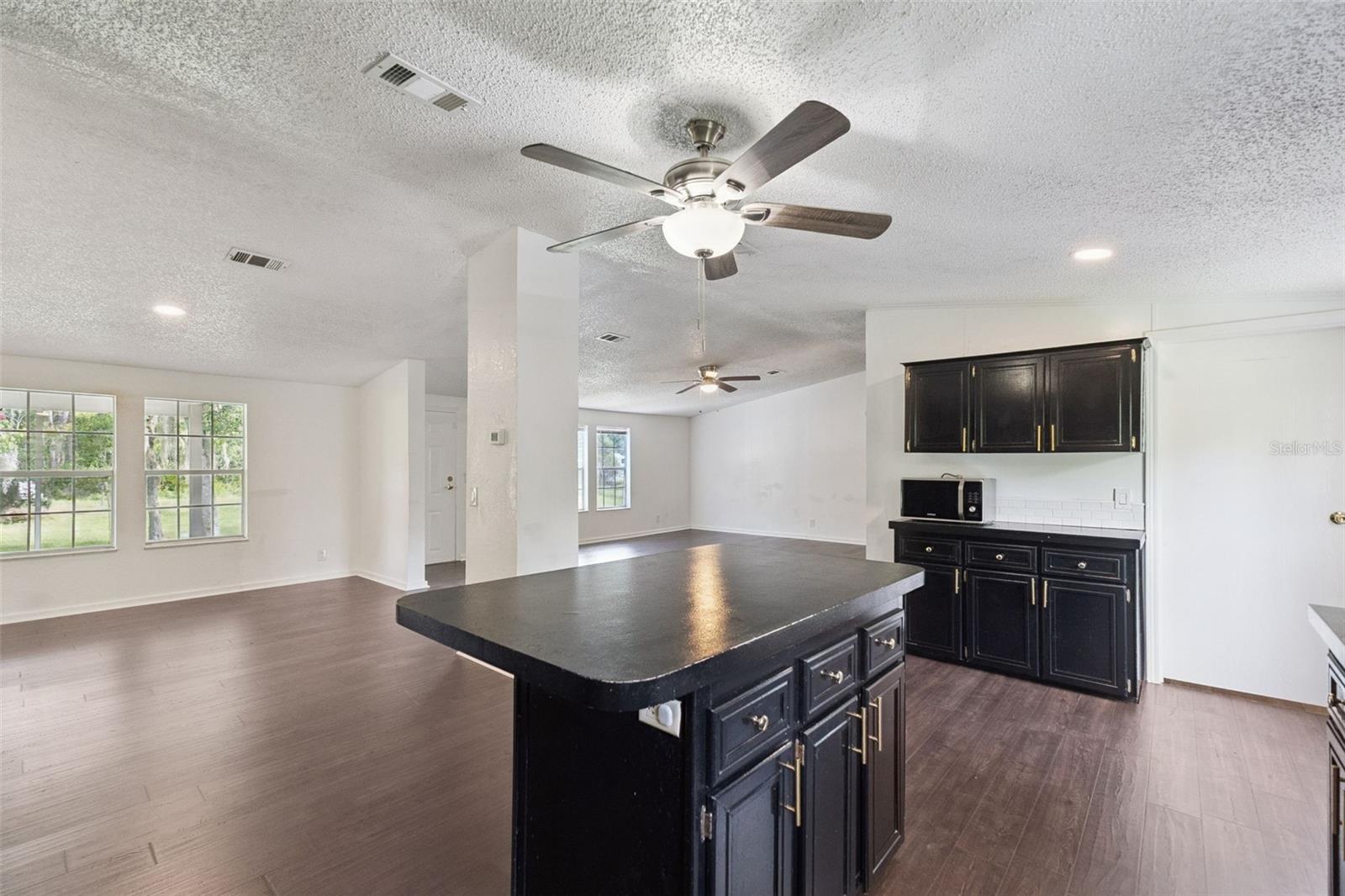 SHADY OAKS - Residential