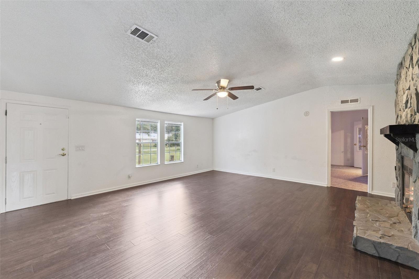 SHADY OAKS - Residential