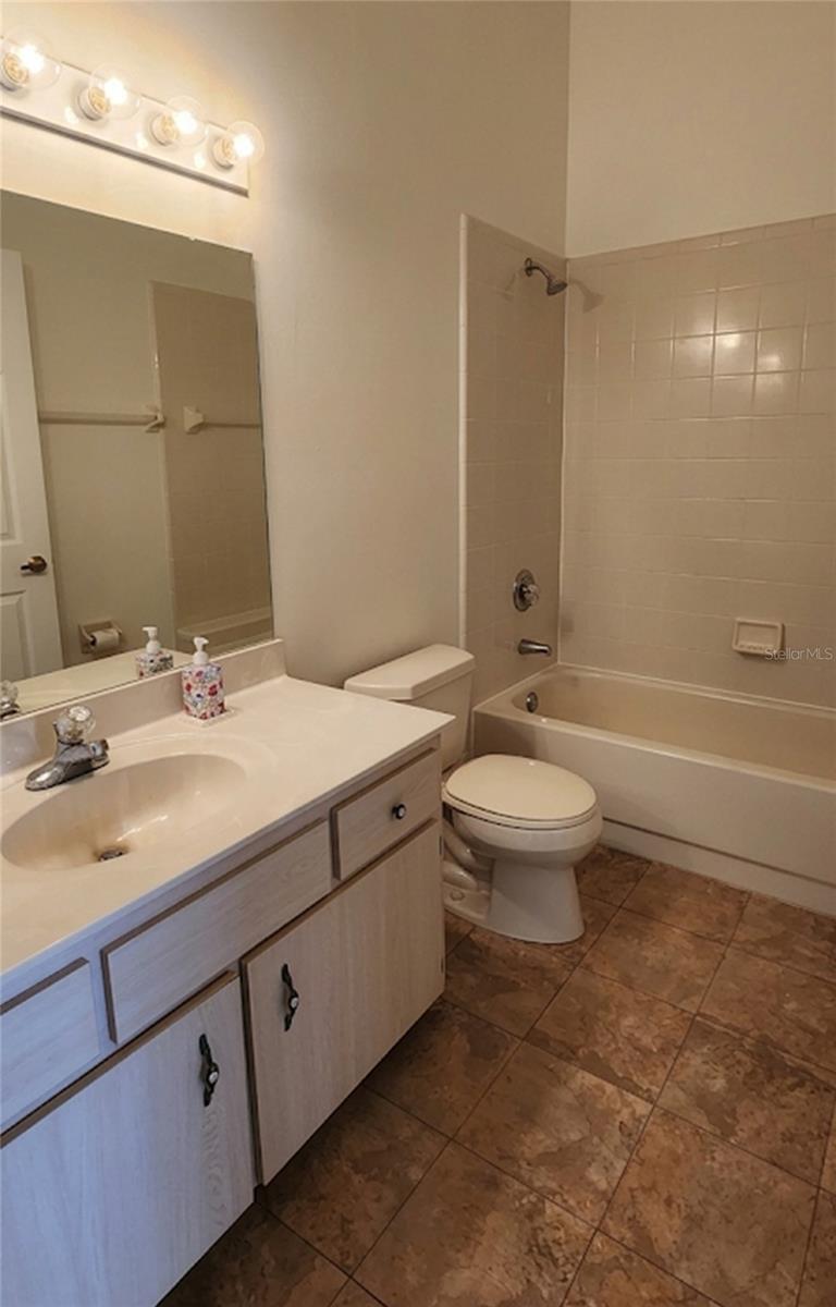 WOODLAKE - Residential Lease