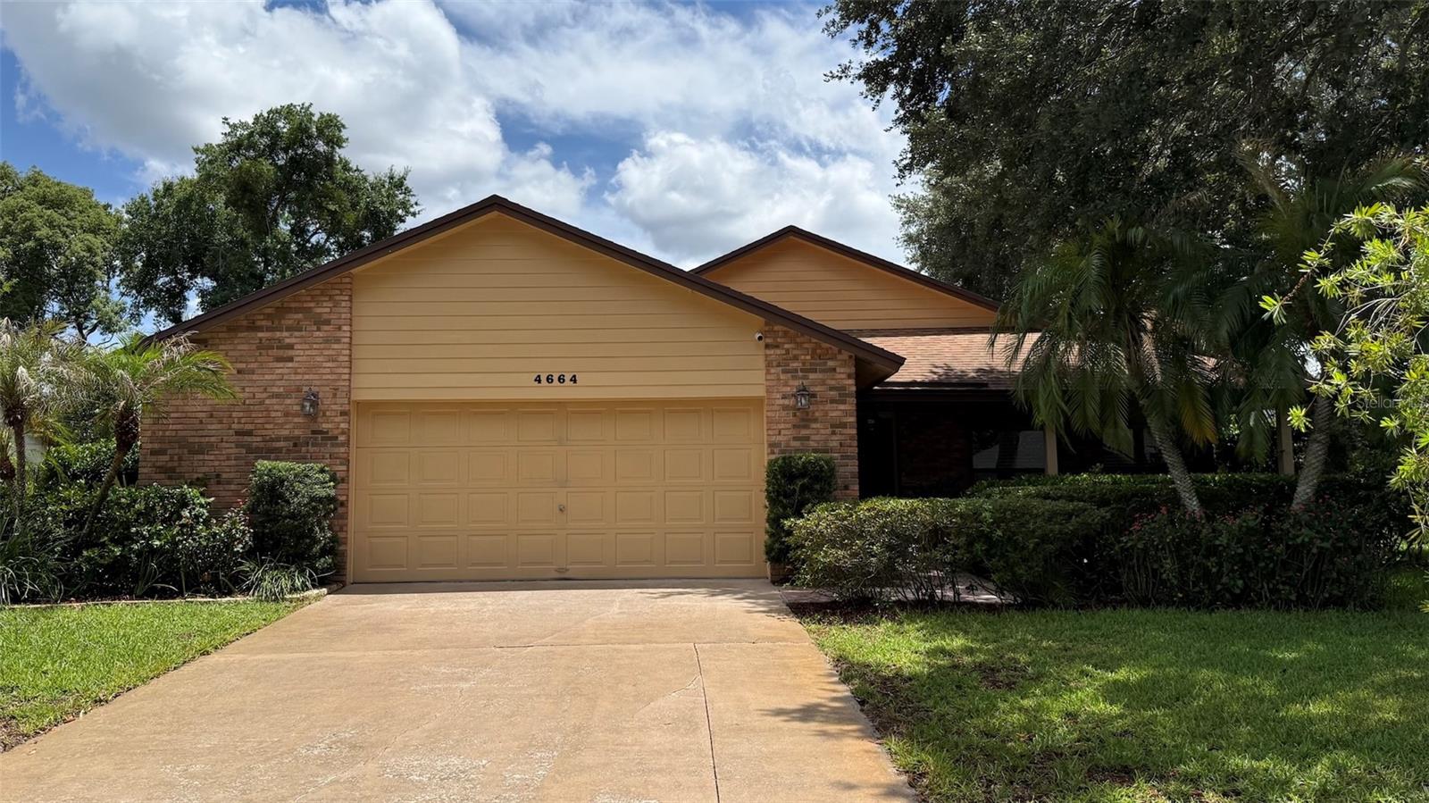 TIFFANY WOODS - Residential