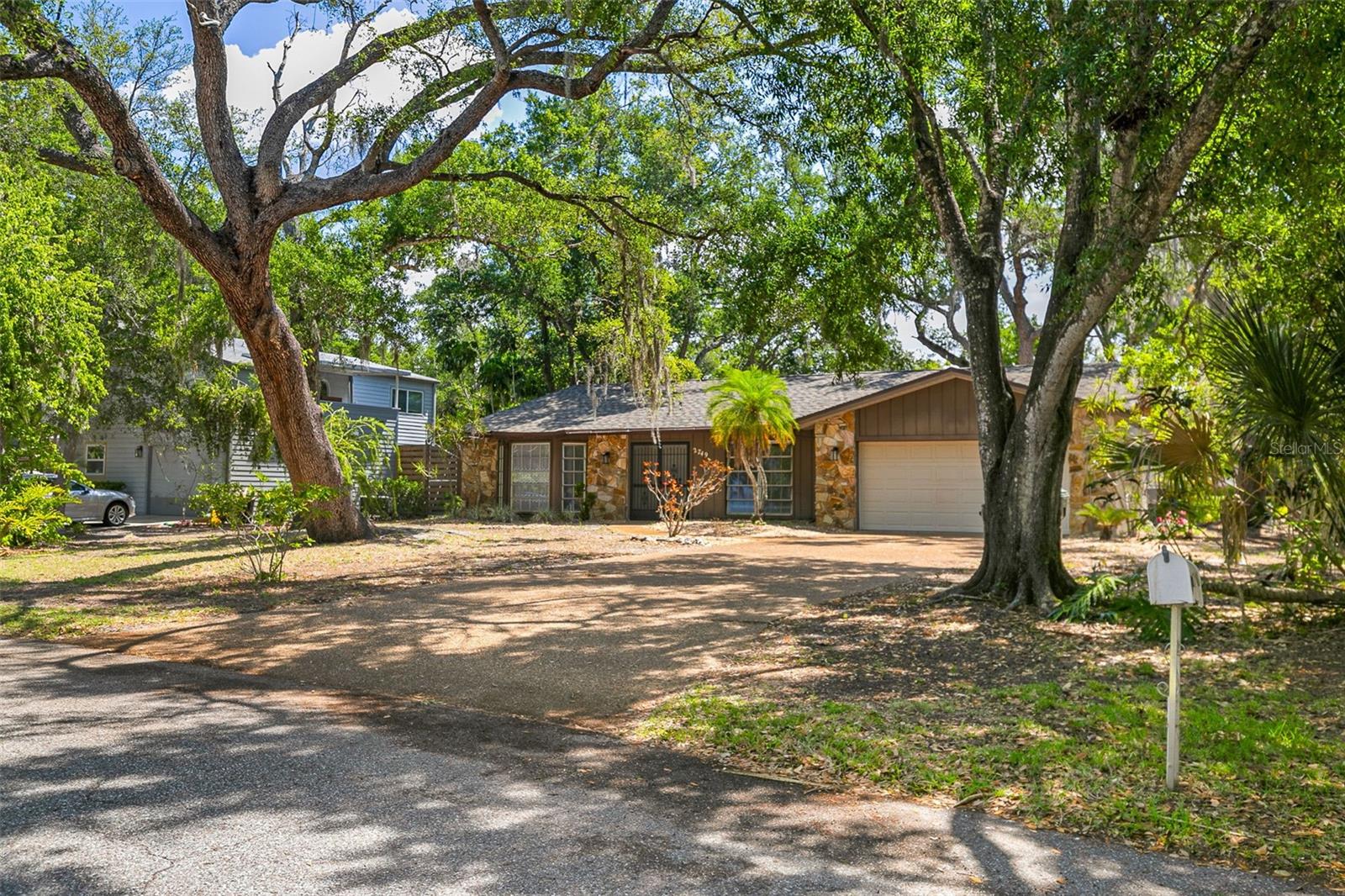 CATHEDRAL OAKS ESTATES - Residential