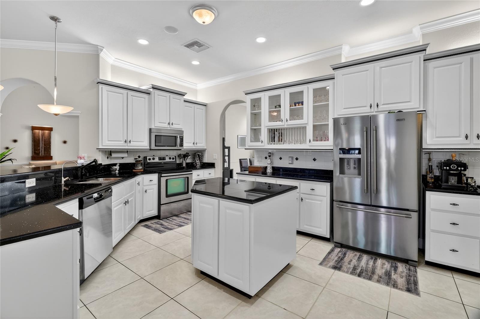 WATERS LAKE MARIAM - Residential
