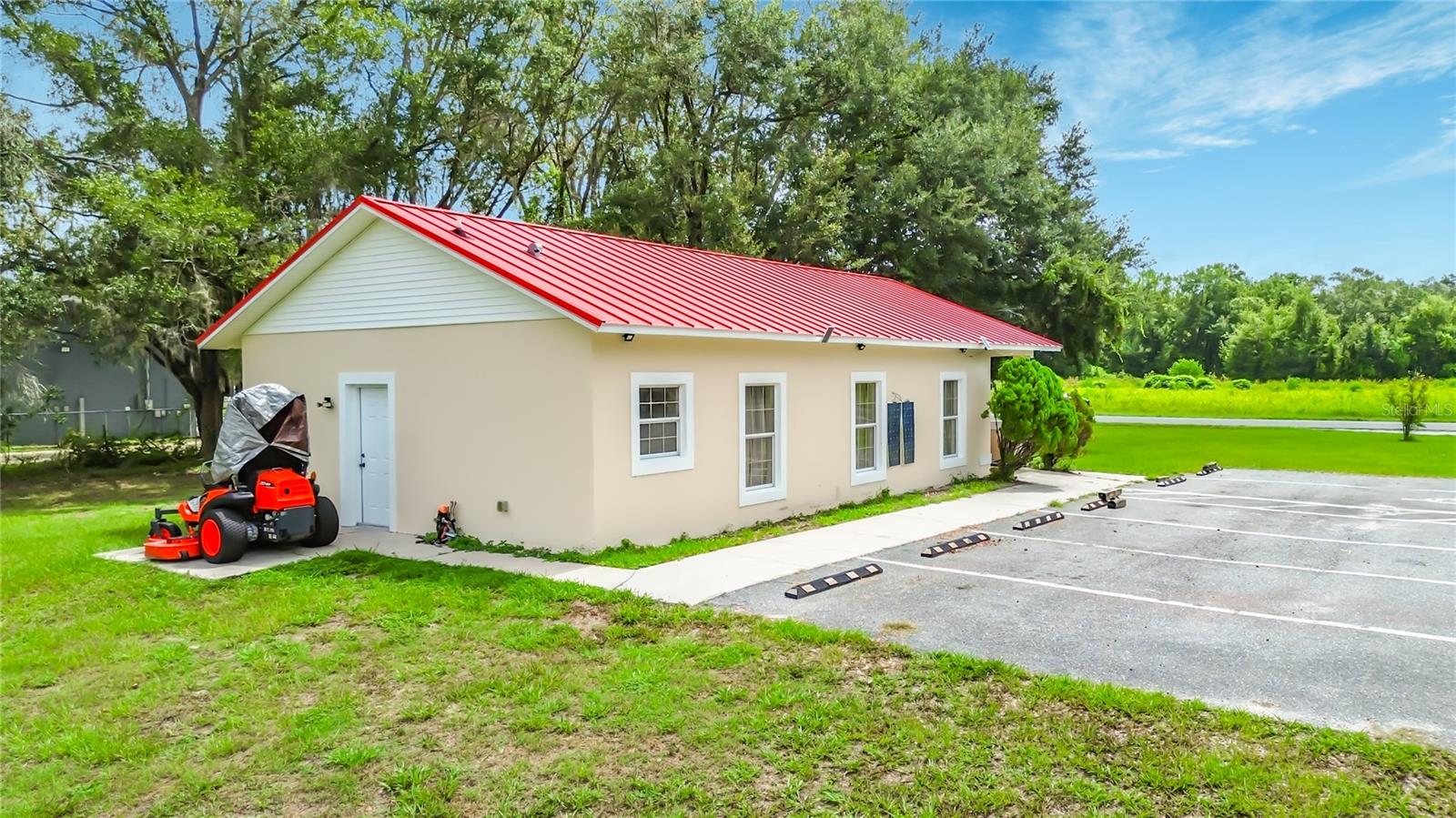 SUNLAND ESTATES - Commercial Sale