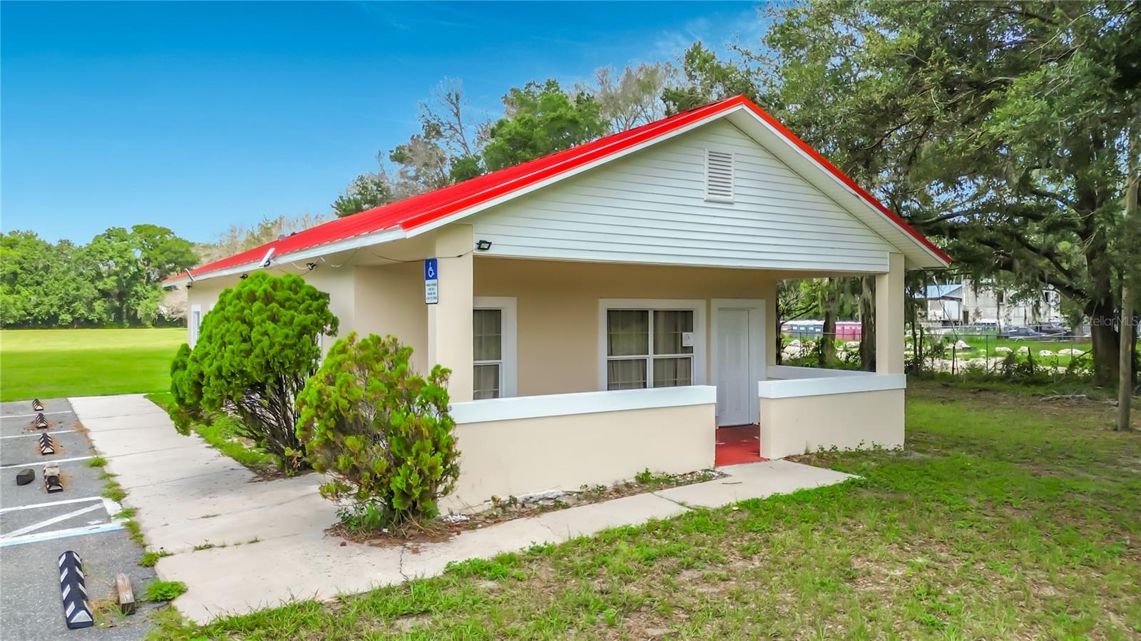 SUNLAND ESTATES - Commercial Sale