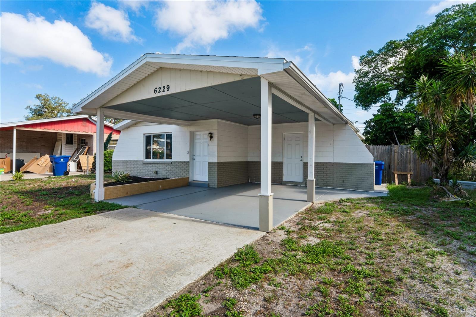 OAK GROVE MANOR - Residential