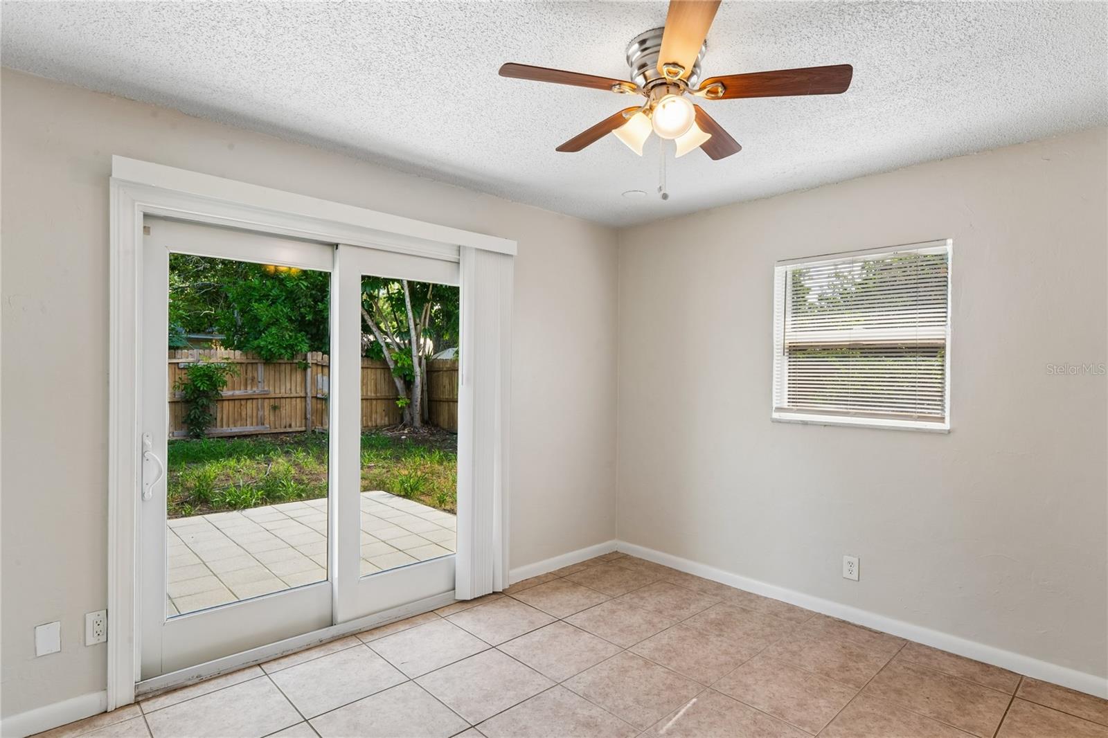 OAK GROVE MANOR - Residential