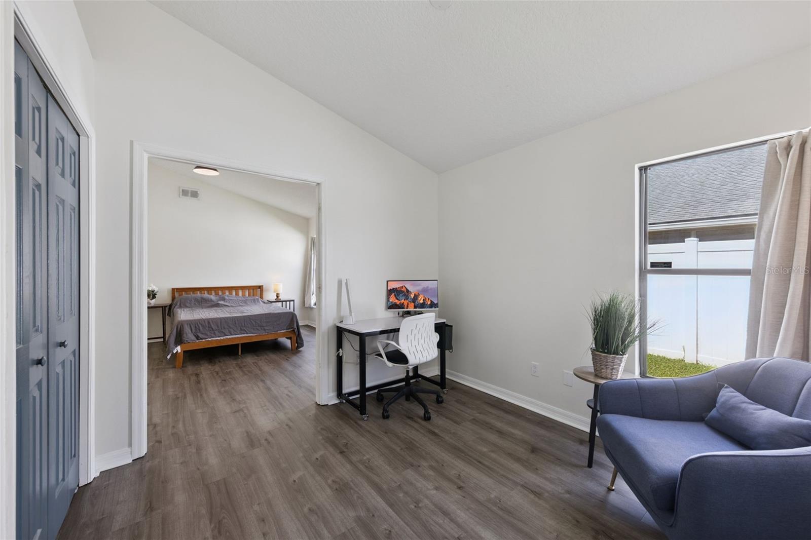 PHILLIPS OAKS - Residential