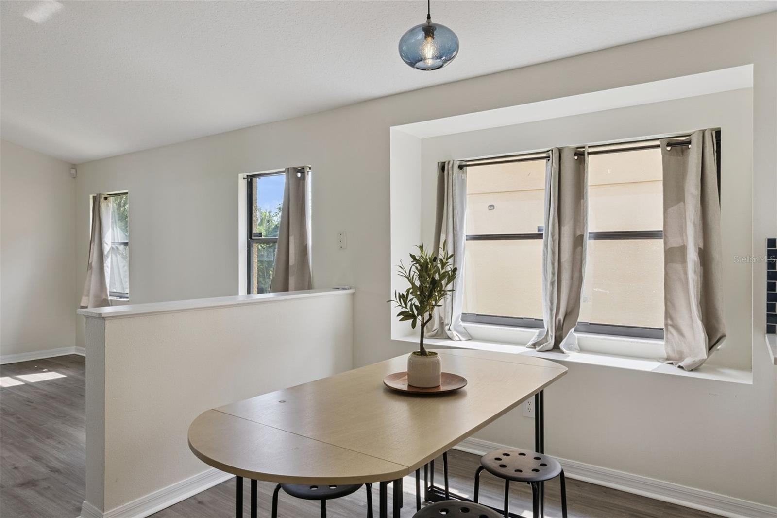 PHILLIPS OAKS - Residential