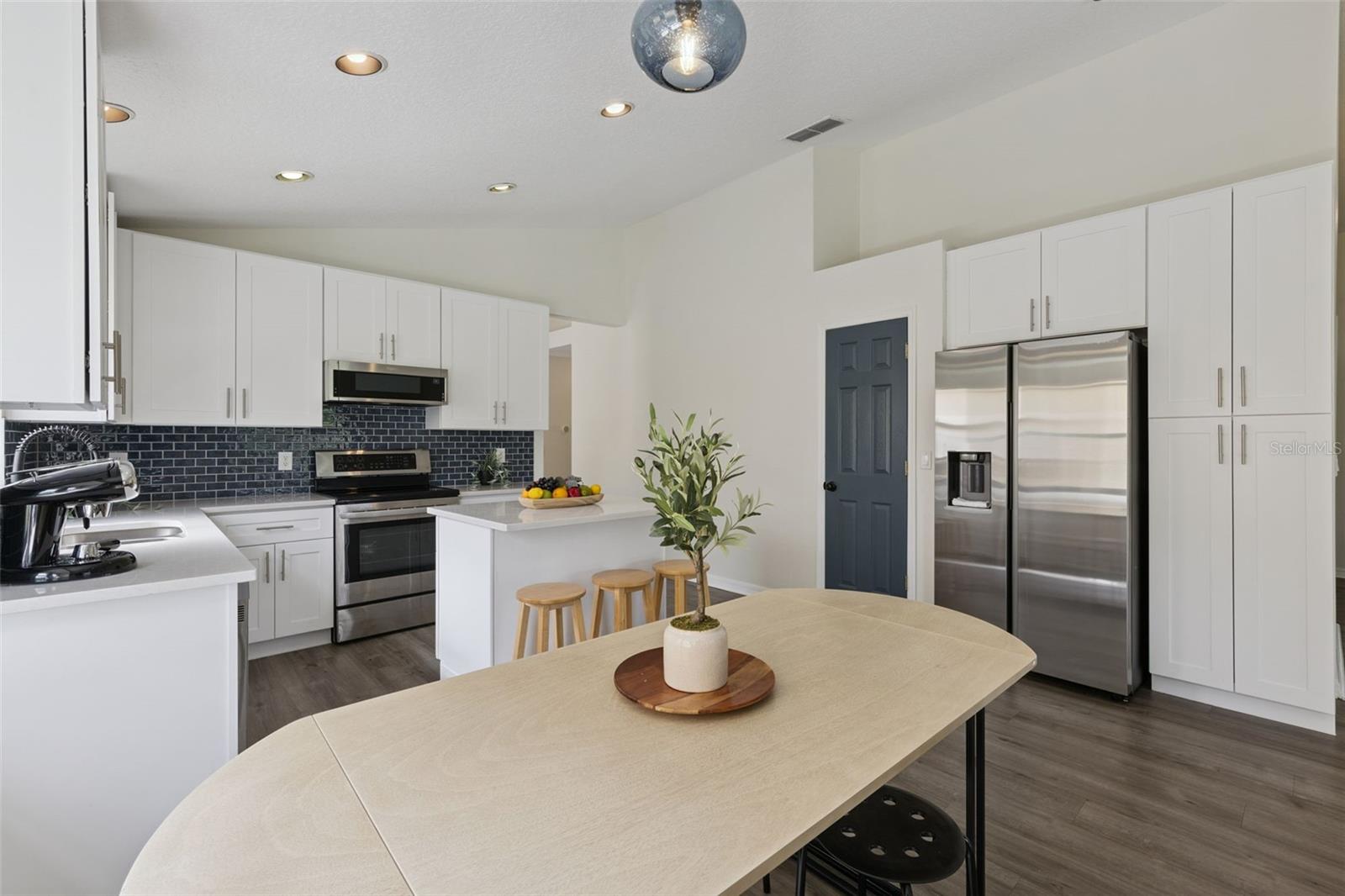 PHILLIPS OAKS - Residential