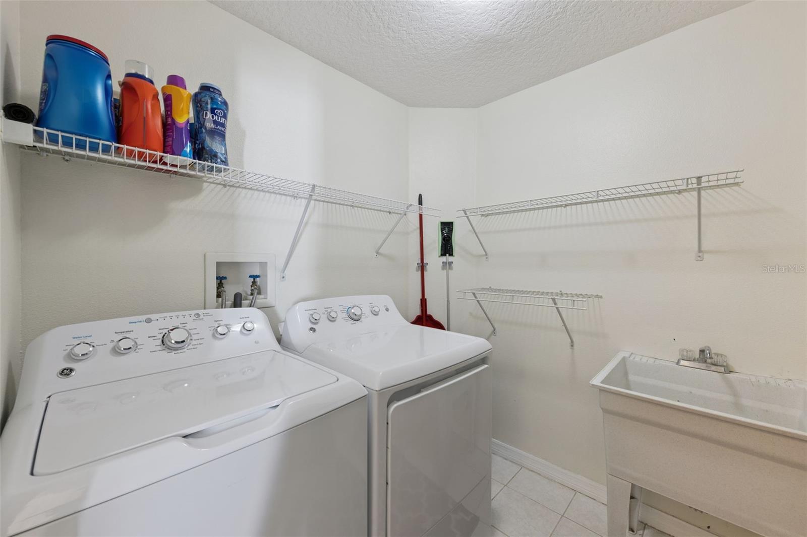 PHILLIPS OAKS - Residential