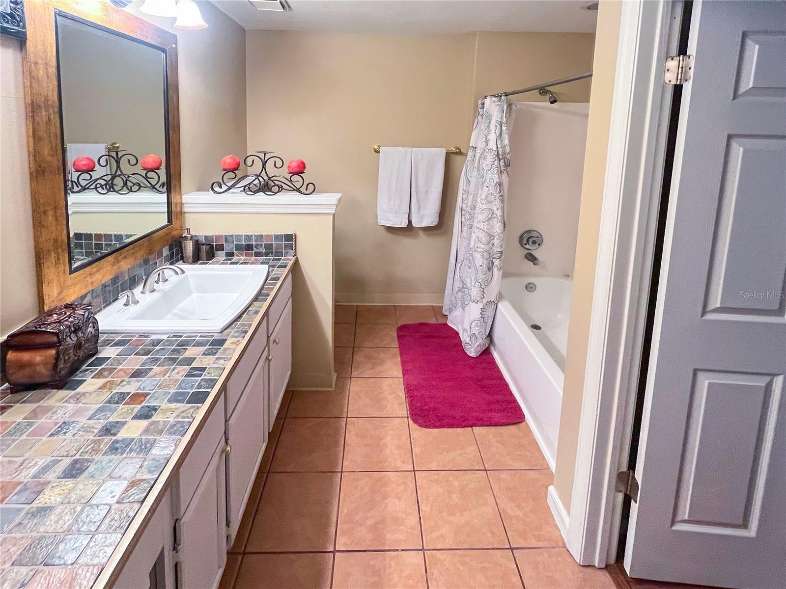 VINTAGE GRAND - Residential Lease