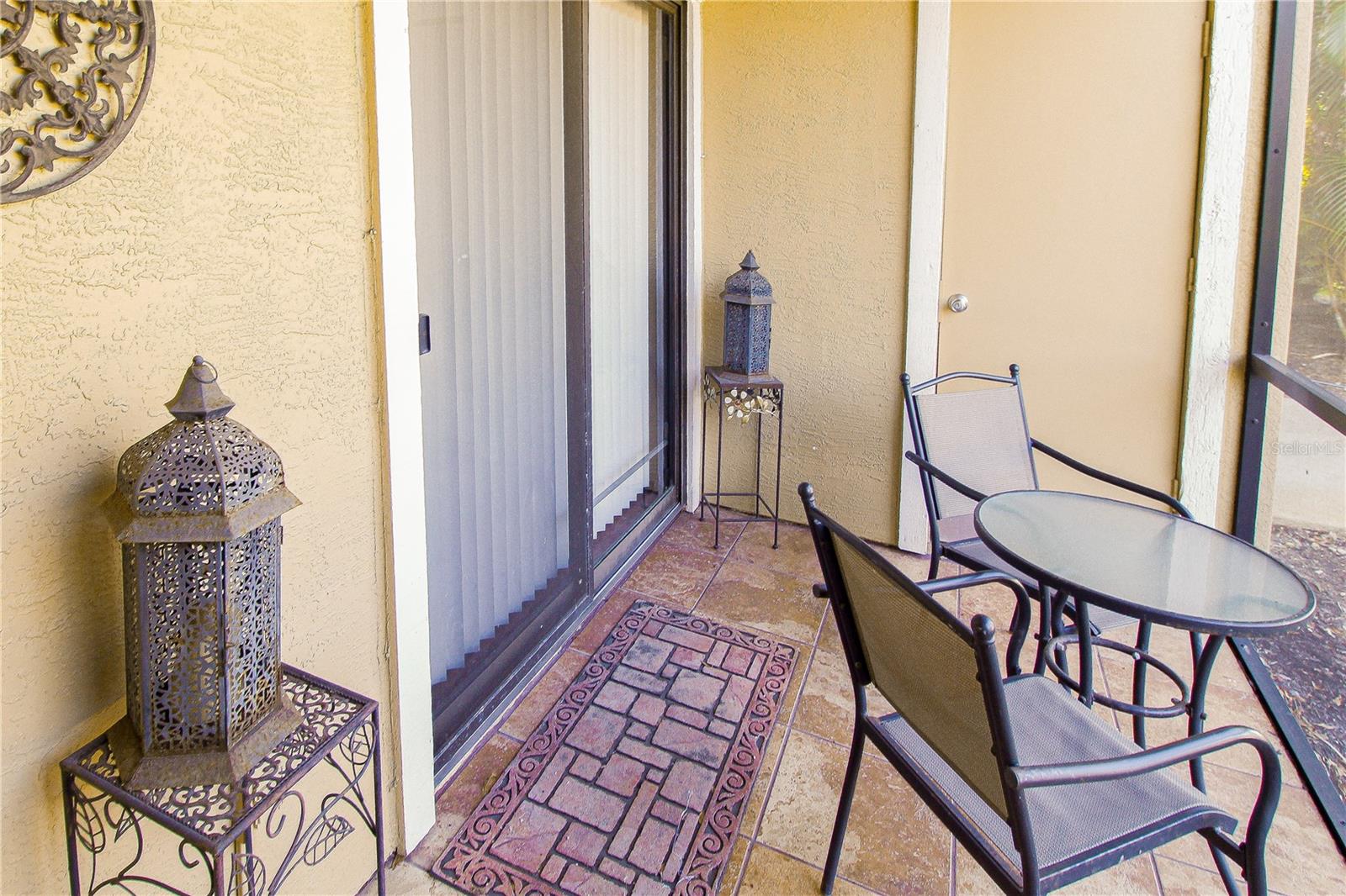 VINTAGE GRAND - Residential Lease