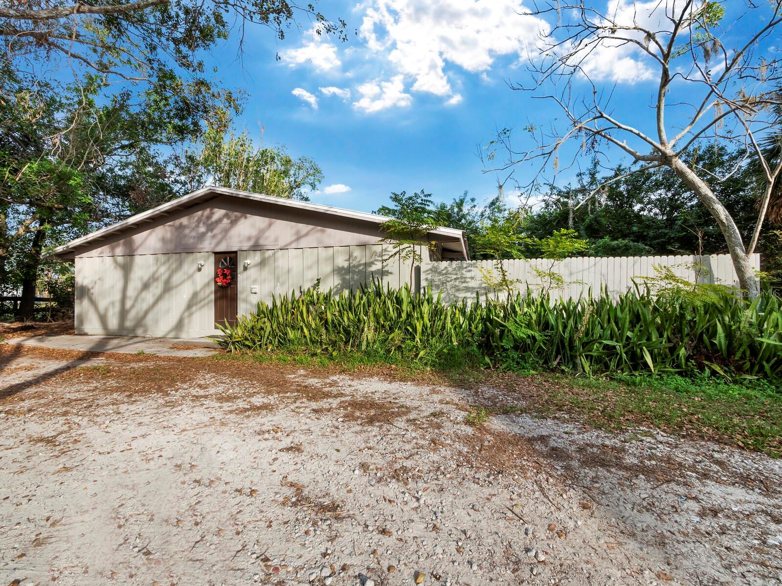 SARASOTA PLANTATIONS - Residential