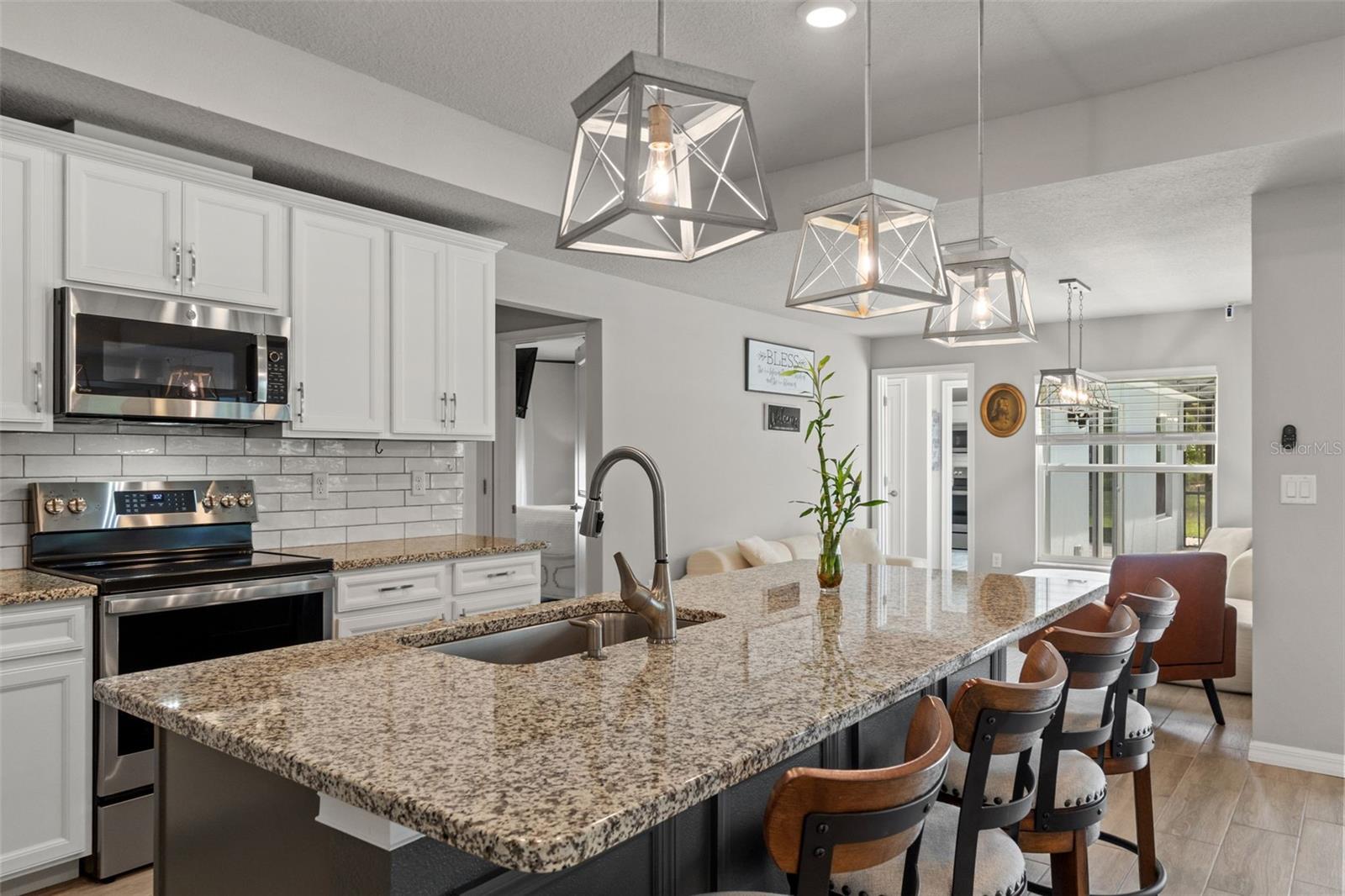ROYAL HIGHLANDS - Residential